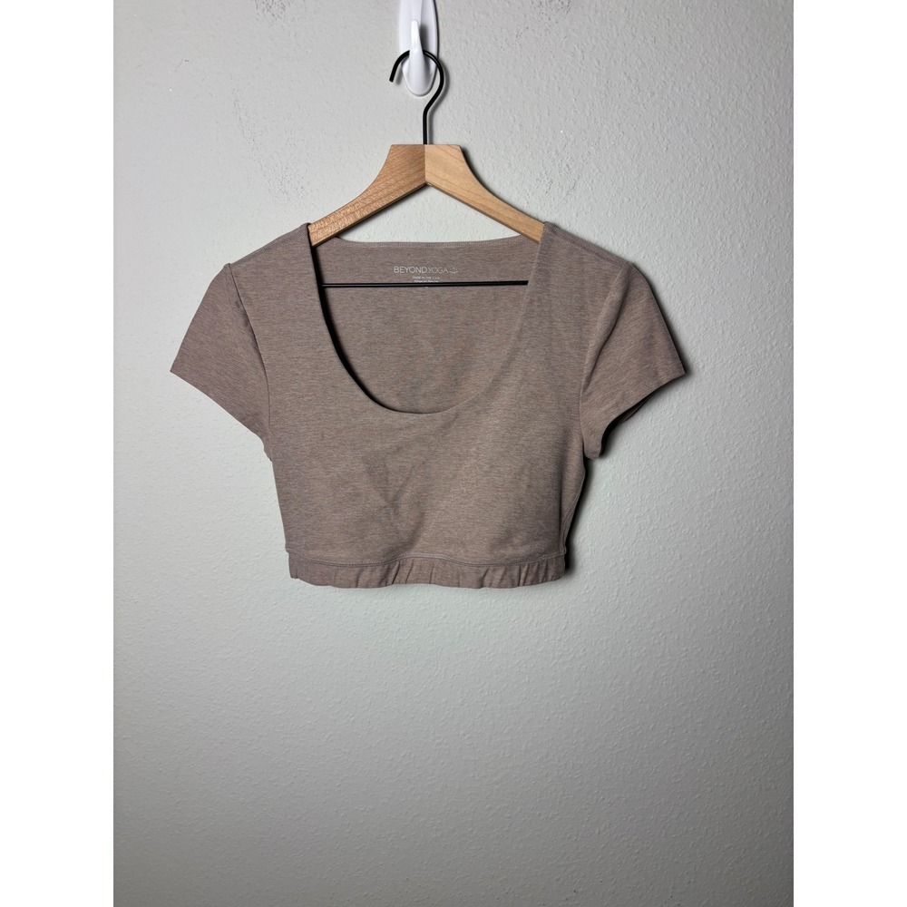 Beyond Yoga Spacedye Whats The Scoop Crop Tee Tan Sand SD9275 Womens Medium